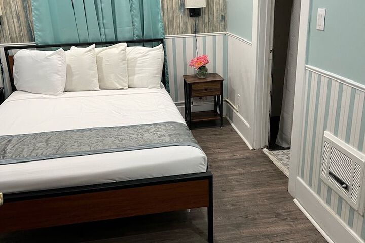Room 28 of 38