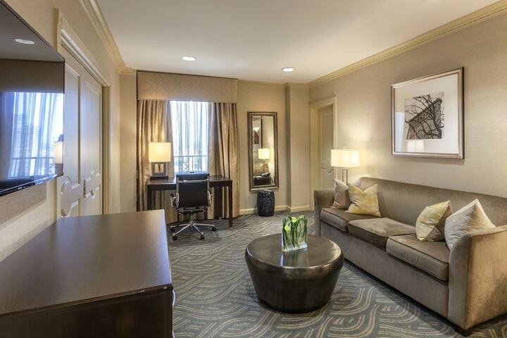 Room 42 of 75