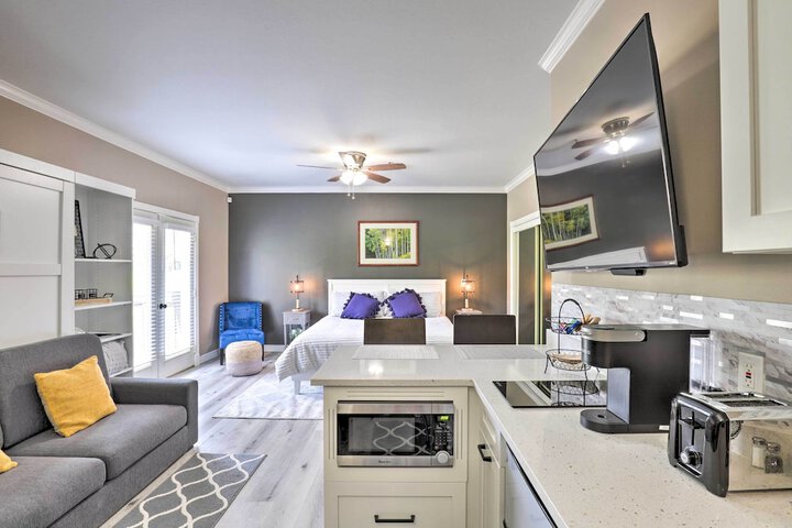 Peaceful Midway Studio w / Mountain + Golf Views!