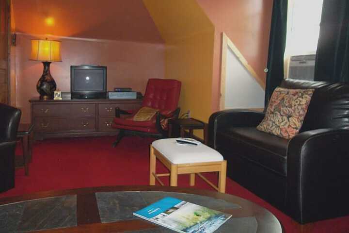 Room 5 of 11