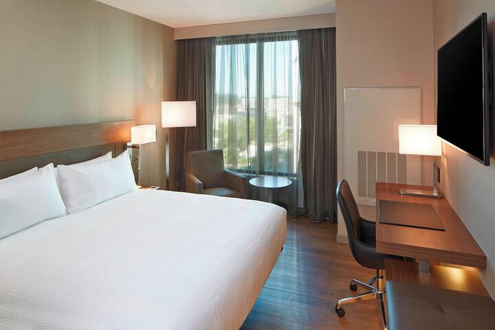 AC Hotel by Marriott Seattle Bellevue / Downtown