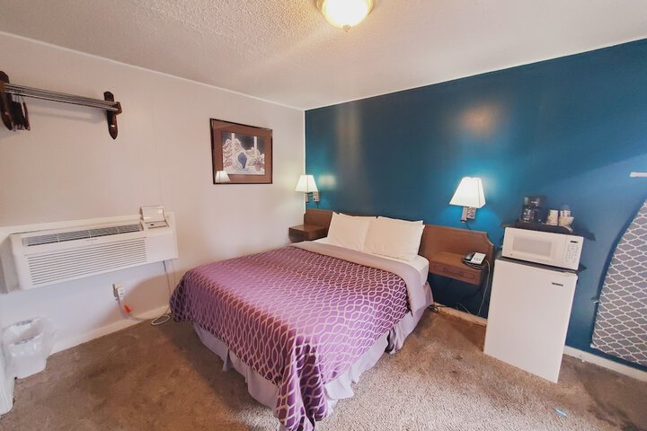Room 12 of 19