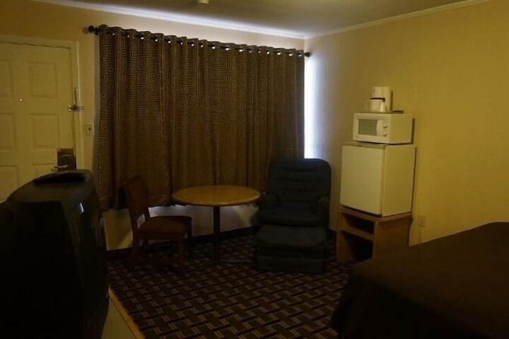 Room 22 of 28