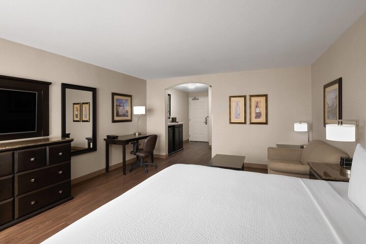La Quinta Inn & Suites by Wyndham Paso Robles
