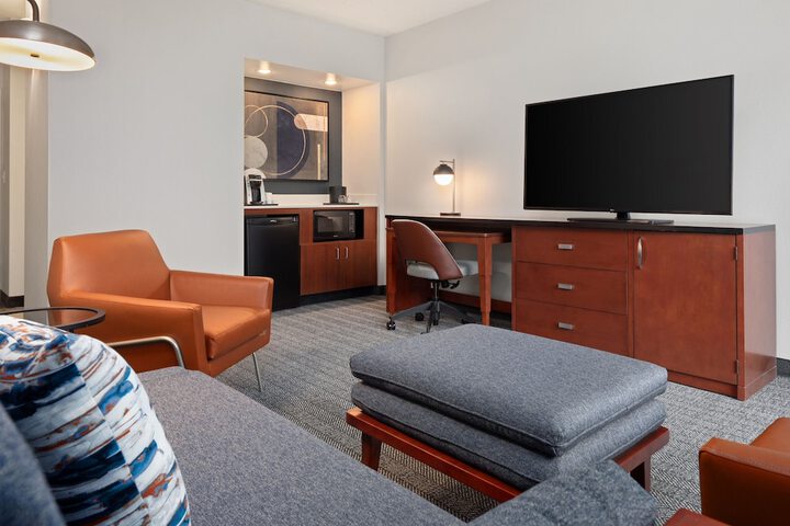 Courtyard Chicago Waukegan Gurnee