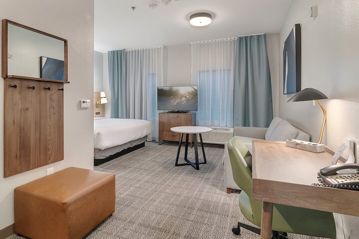 Staybridge Suites University Area by IHG