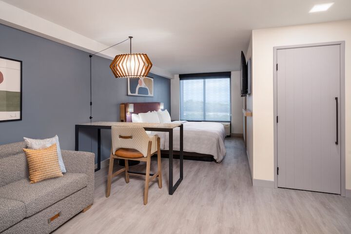 Room 26 of 84