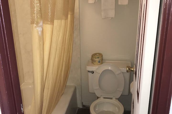 Room 27 of 31