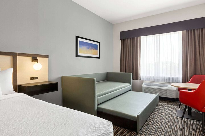 Room 27 of 35