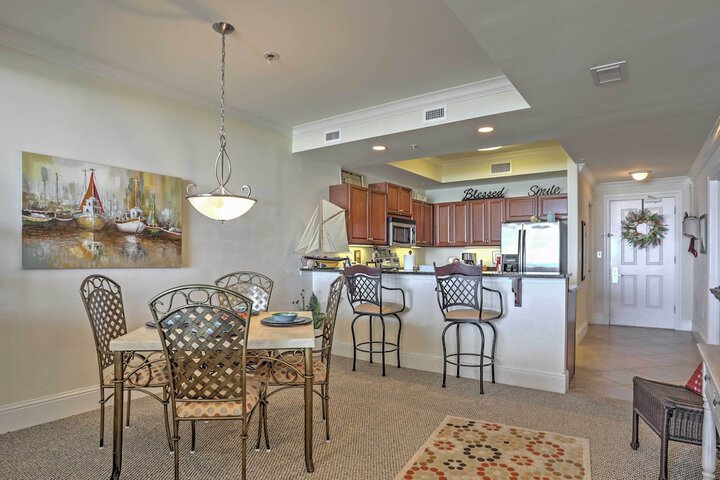 Beachfront Bliss on Dauphin Island w / Pool Access!