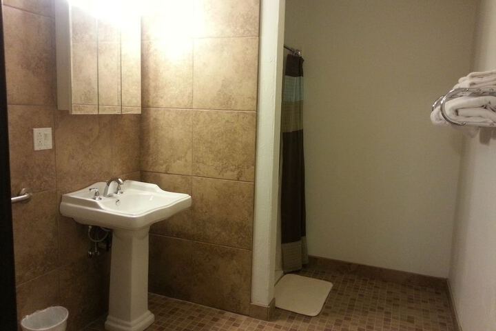 Room 10 of 16
