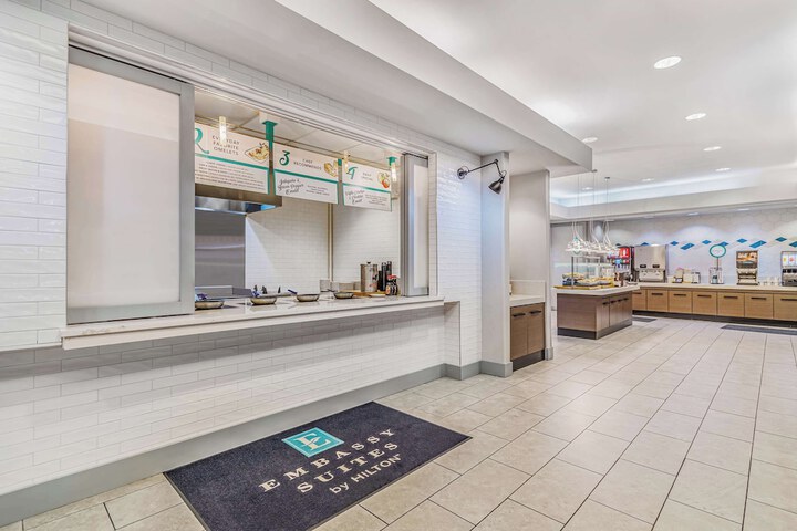 Embassy Suites by Hilton Detroit Metro Airport