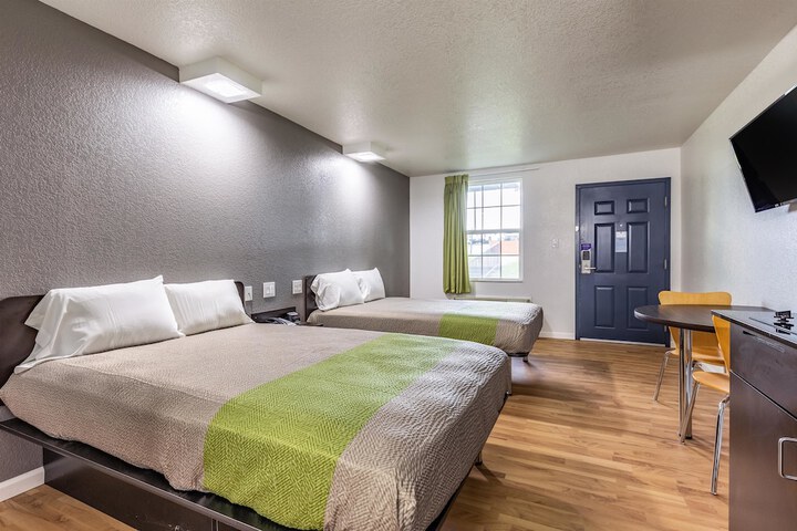Room 21 of 35