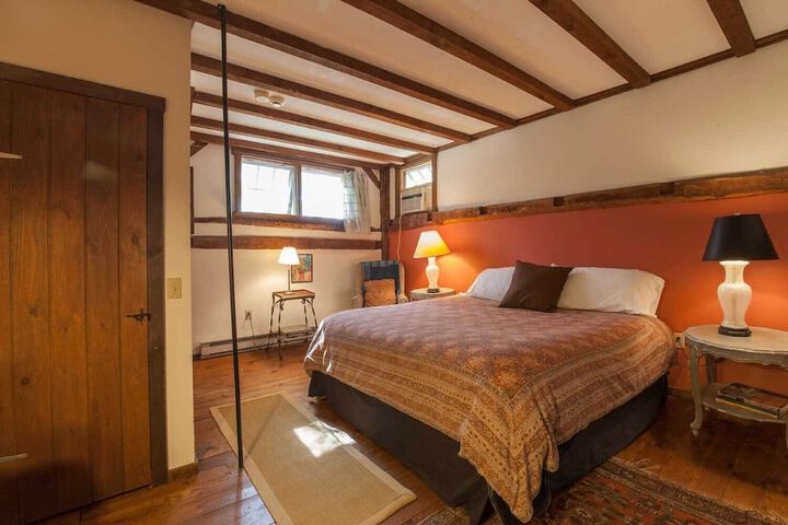 Room 6 of 14