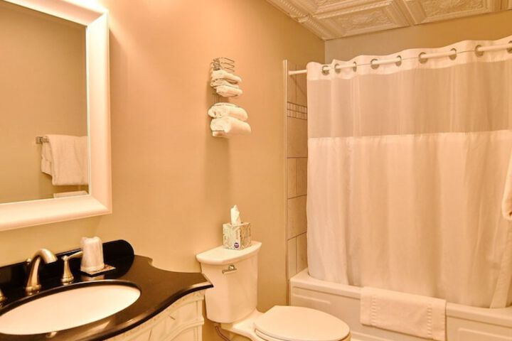 Room 8 of 22