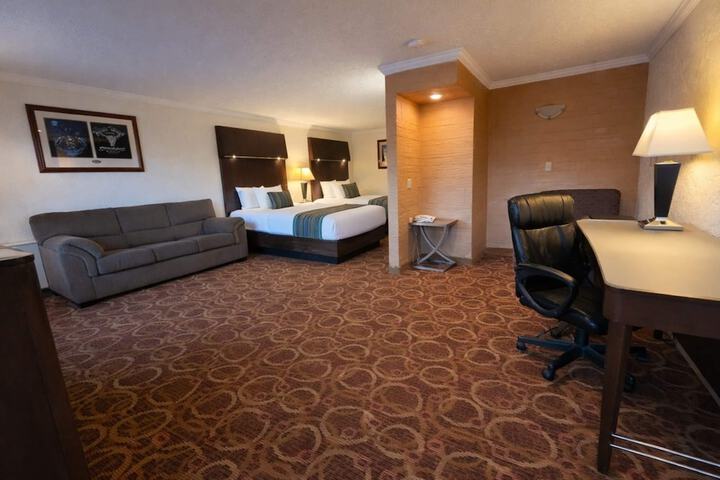 Sturgis Lodge & Suites Travelodge by Wyndham