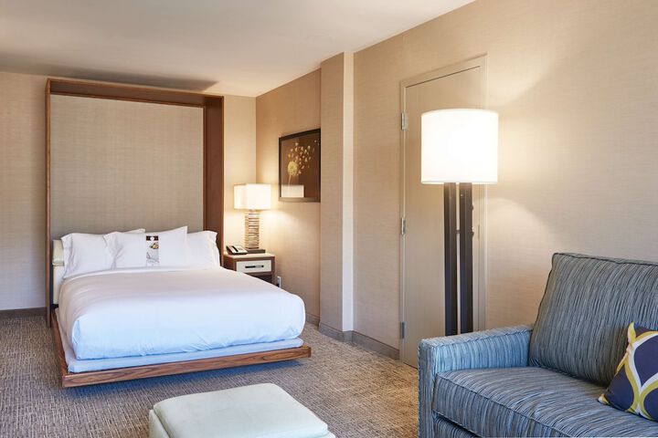 DoubleTree by Hilton Fresno Convention Center