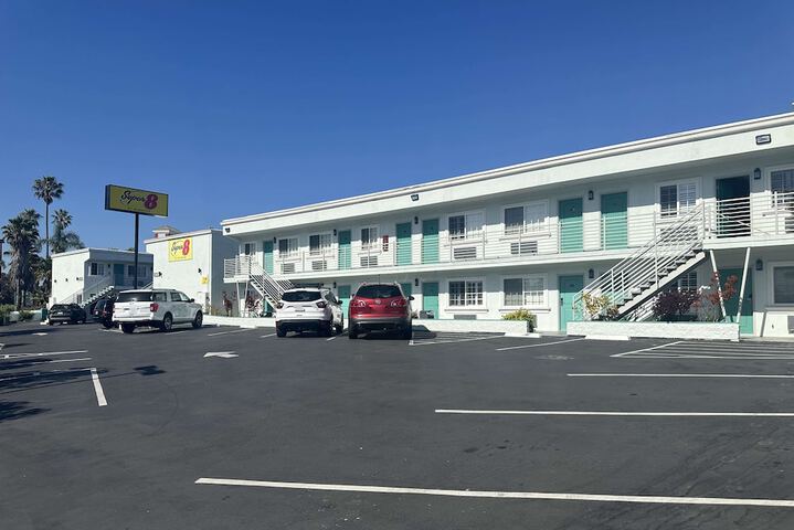 Hotel 2 of 103