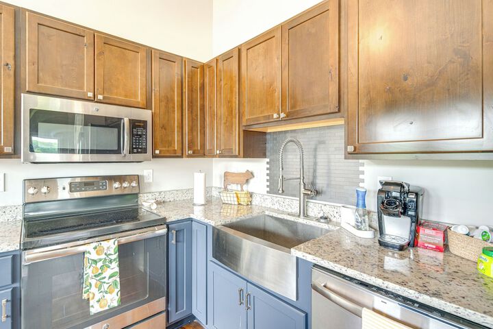Serene Travelers Rest Apartment: 7 Mi to Downtown!