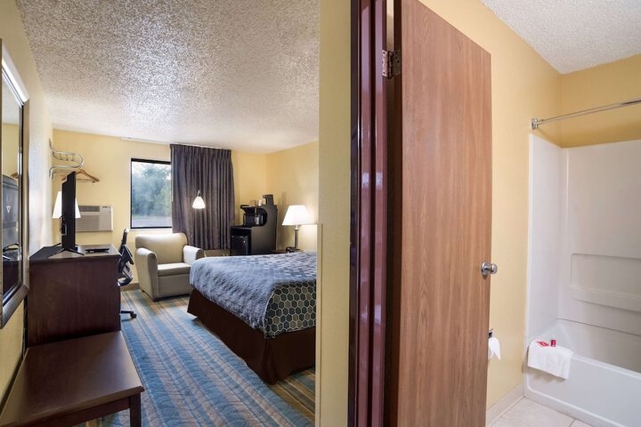Room 14 of 56
