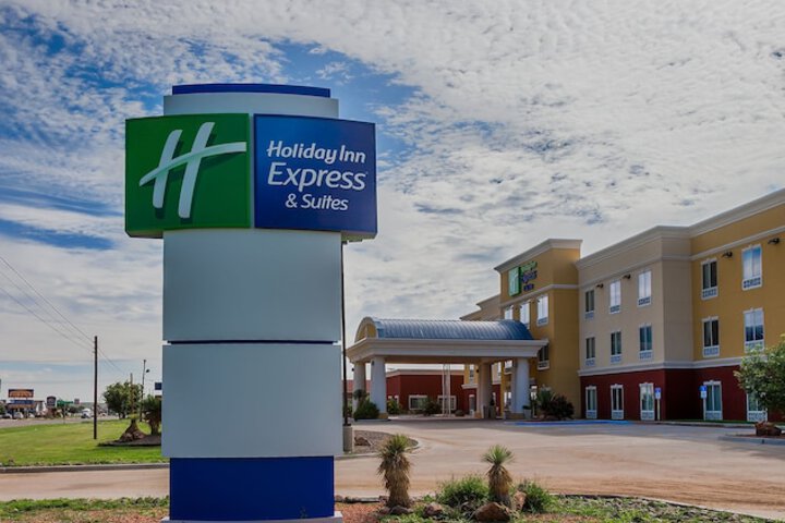 Holiday Inn Express & Suites Alpine Southeast by IHG