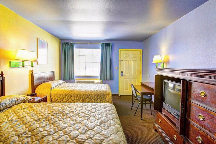 Room 13 of 15