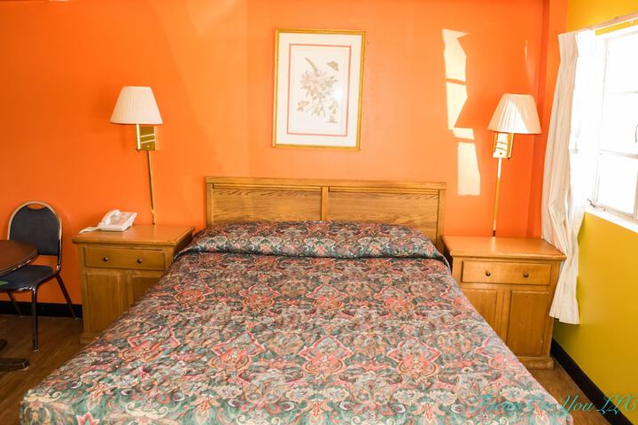 Room 23 of 33