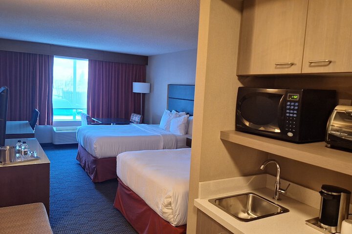Radisson Hotel & Suites Fort McMurray