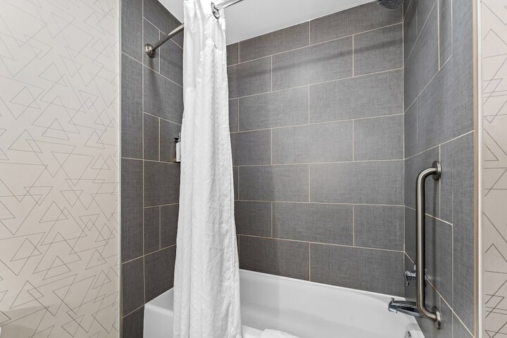 Holiday Inn Express Hotel & Suites Albany by IHG