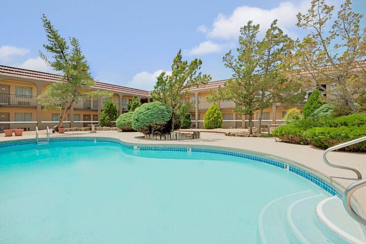Pool 6 of 28