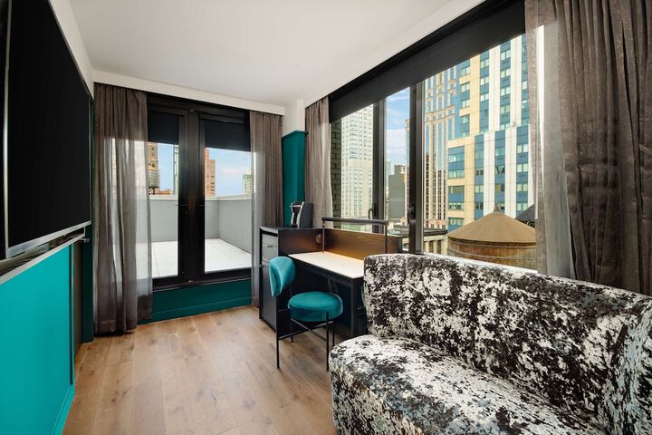 Room 21 of 50