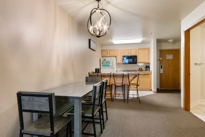 Timber Ridge Lodge and Waterpark