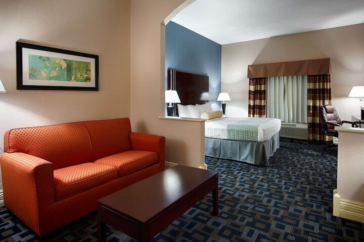 Best Western Plus Kalamazoo Suites