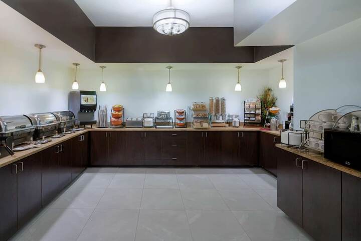 Breakfast/Coffee Service 24 of 25