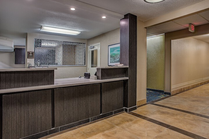 Hotel 7 of 34