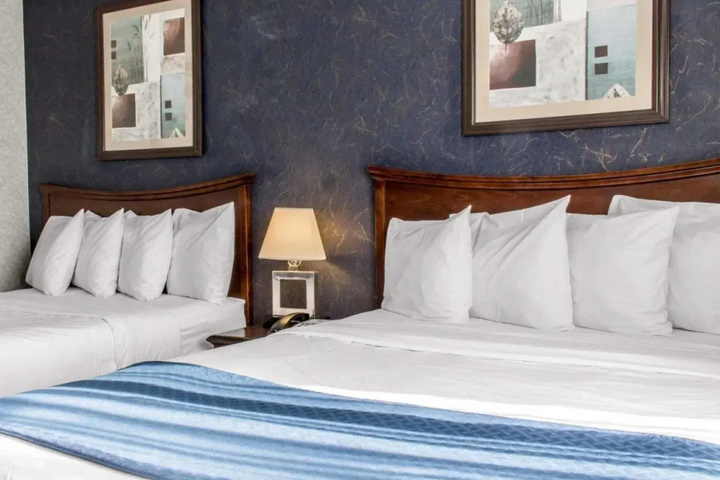 Paramount Inn
