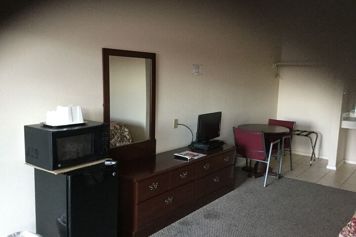 Room 7 of 11