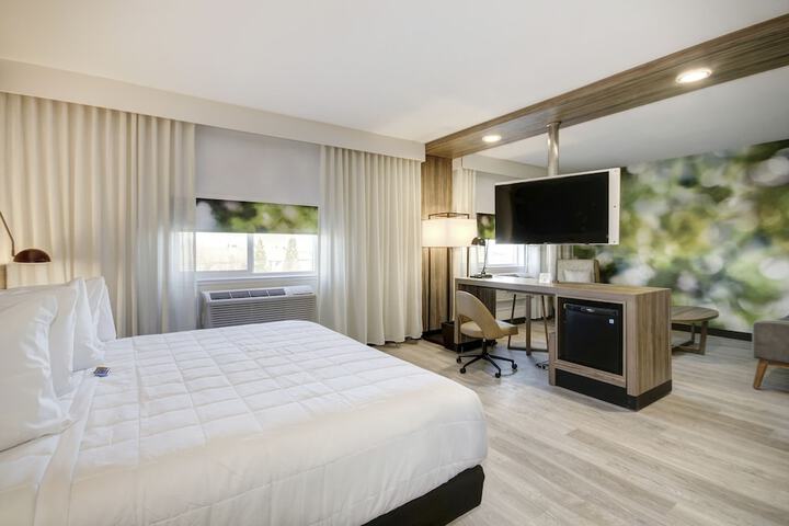 Room 27 of 51