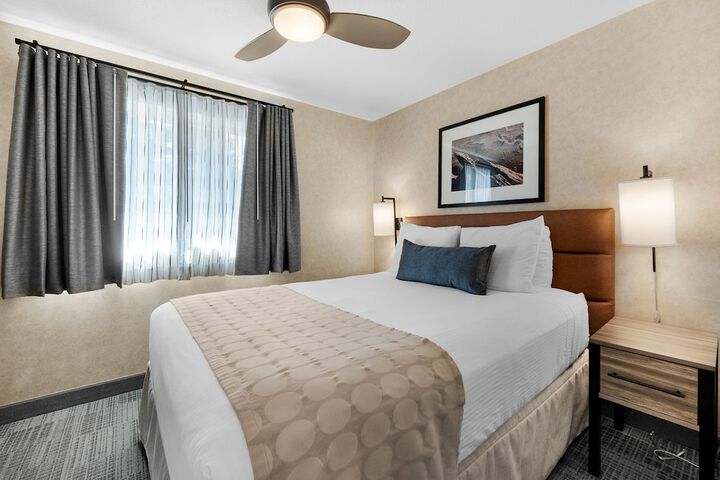 Room 10 of 24