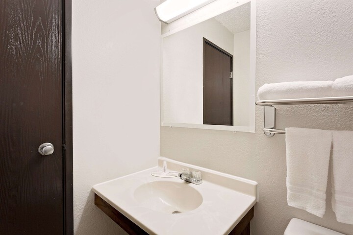 Room 10 of 20