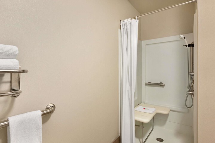 Room 8 of 18