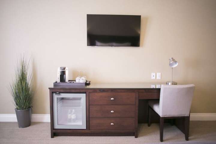 Room 33 of 144