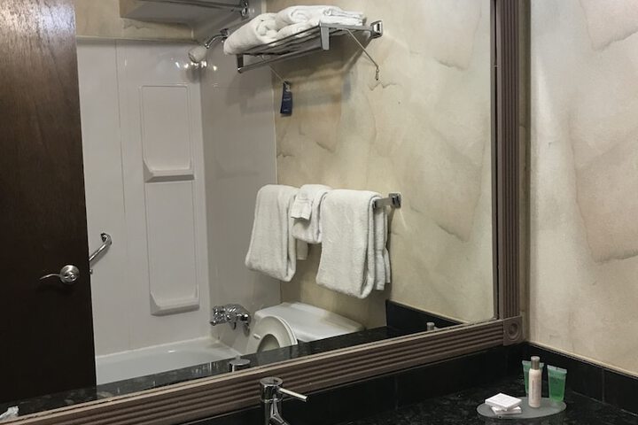 Room 14 of 28