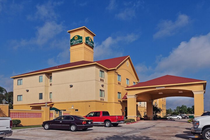 La Quinta Inn & Suites by Wyndham Pasadena