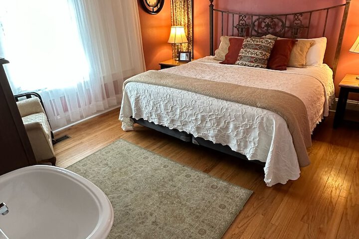 Room 9 of 113