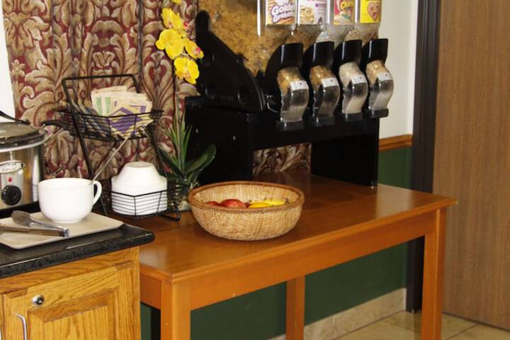 Breakfast/Coffee Service 50 of 60