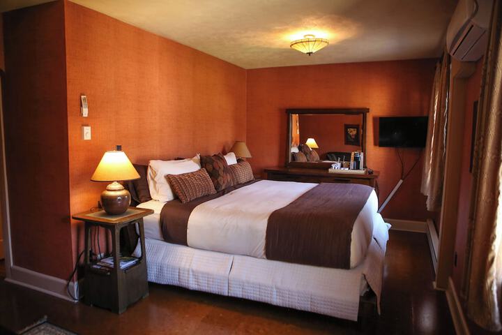The Settlers Inn