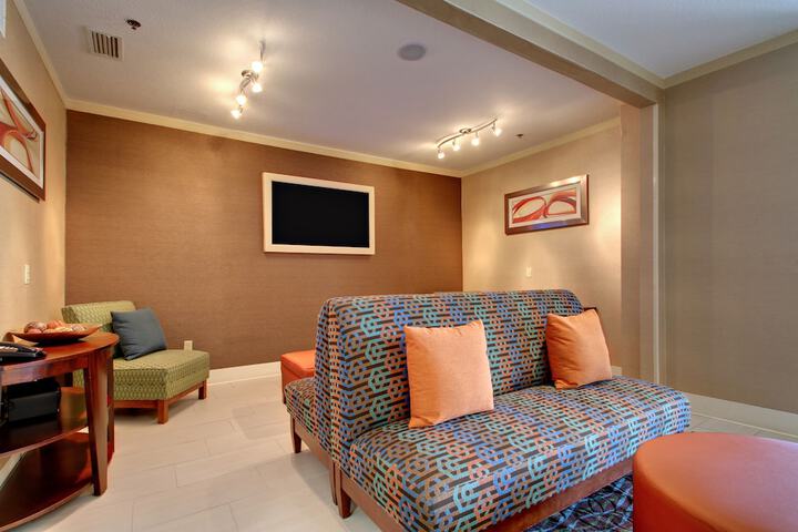 Hotel 4 of 74