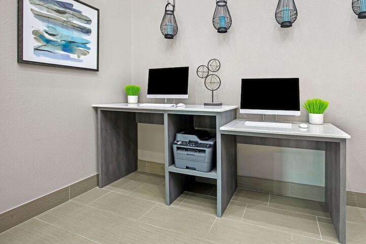 Business Center 41 of 41