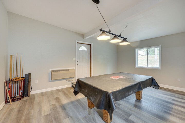 Spacious Hot Springs Lakehouse on Lake Hamilton!